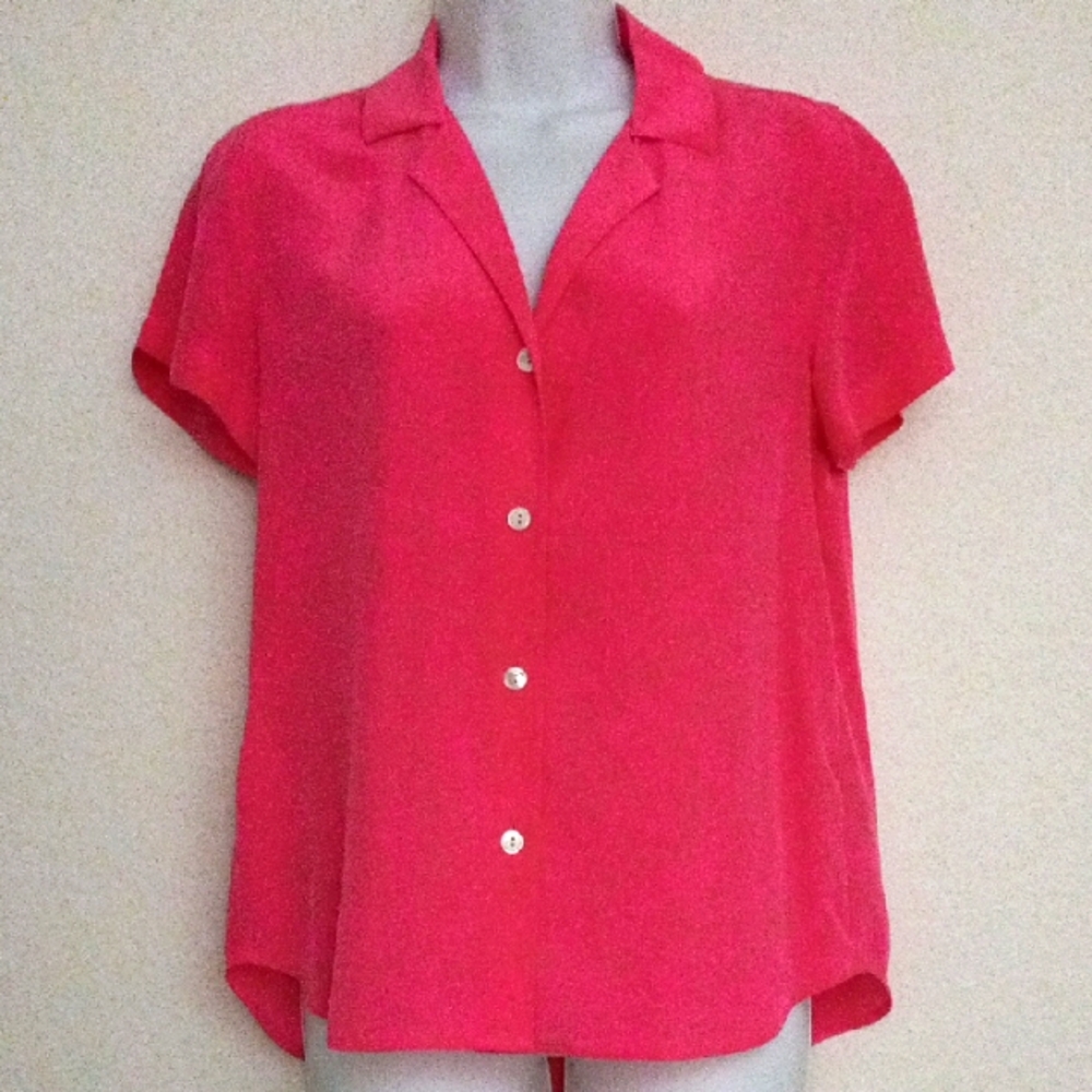 Beautiful NWOT TOMMY BAHAMA Soft 100% SILK Blouse BRAND SIZE: XXS